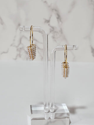 V Pearl Luxe Earrings