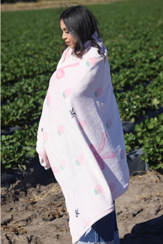 Berry Bow Strawberry Blanket